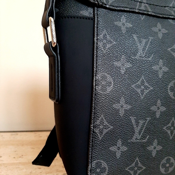 Louis Vuitton Messenger Monogram Eclipse Voyage PM - Picture 6 of 16